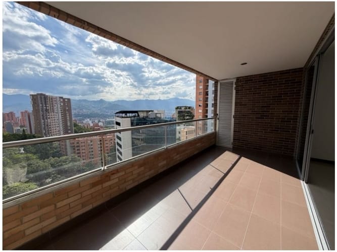 Apartamento en venta en El Poblado, Medellín · foto 11 de 20