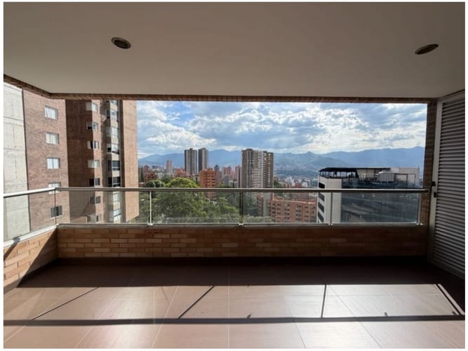 Apartamento en venta en El Poblado, Medellín · foto 12 de 20