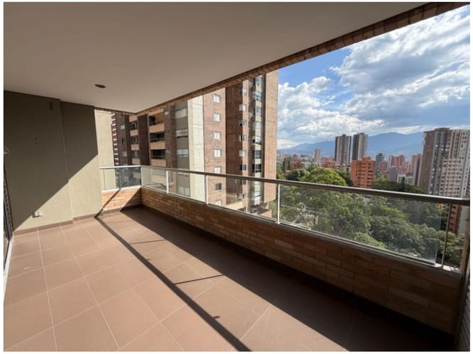 Apartamento en venta en El Poblado, Medellín · foto 13 de 20