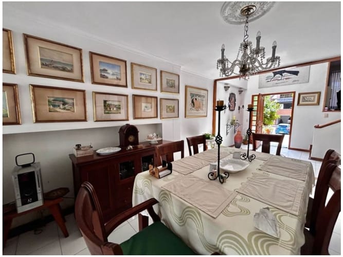 Casa de 5 alcobas en venta en El Poblado, Medellín, 340 m² · foto 2 de 24