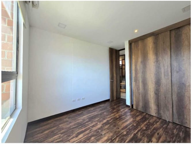 Apartamento en venta en El Poblado, Medellín · foto 8 de 17