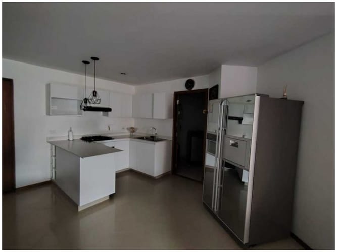 Apartamento de 3 alcobas en venta en Las Lomitas, Medellín, 121 m² · foto 4 de 19
