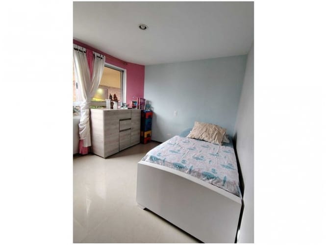 Apartamento de 3 alcobas en venta en Las Lomitas, Medellín, 121 m² · foto 15 de 19