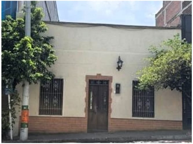 Casa en venta en San Marcos, Envigado, 457 m² · foto 1 de 7