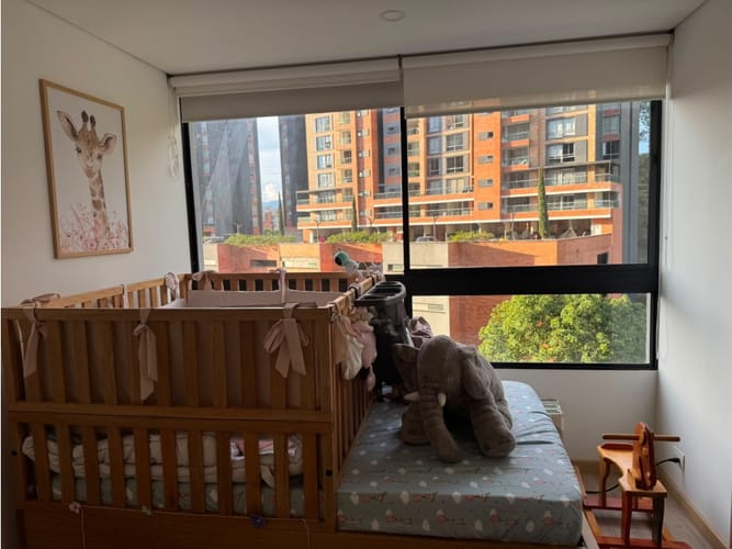 Apartamento de 2 alcobas en venta en Loma De Las Brujas, Envigado, 80 m² · foto 3 de 6