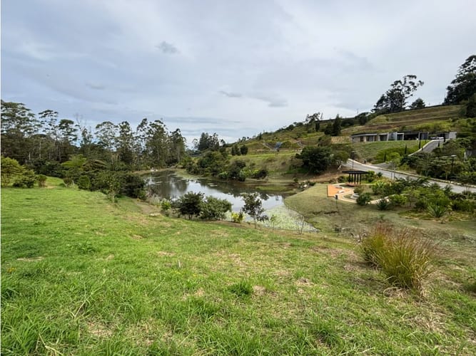Lote en venta en Sajonia, Rionegro, 2661 m² · foto 2 de 5