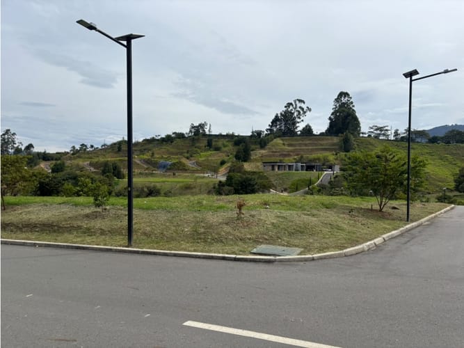 Lote en venta en Sajonia, Rionegro, 2661 m² · foto 3 de 5