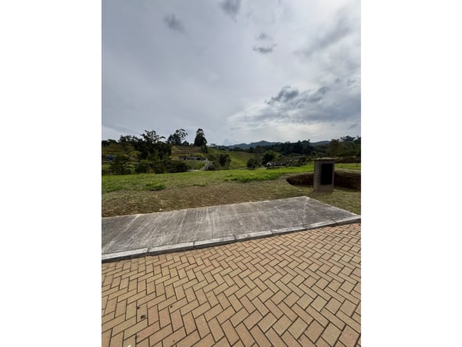 Lote en venta en Sajonia, Rionegro, 2661 m² · foto 5 de 5