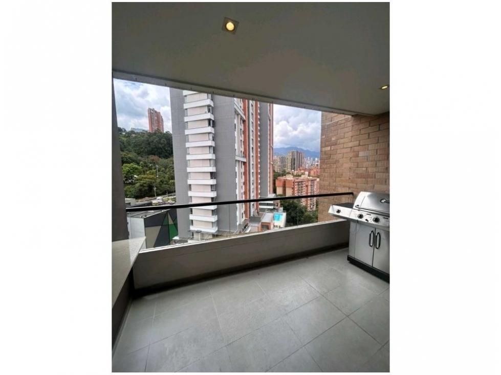 Apartamento en venta en El Poblado, Medellín · foto 3 de 24