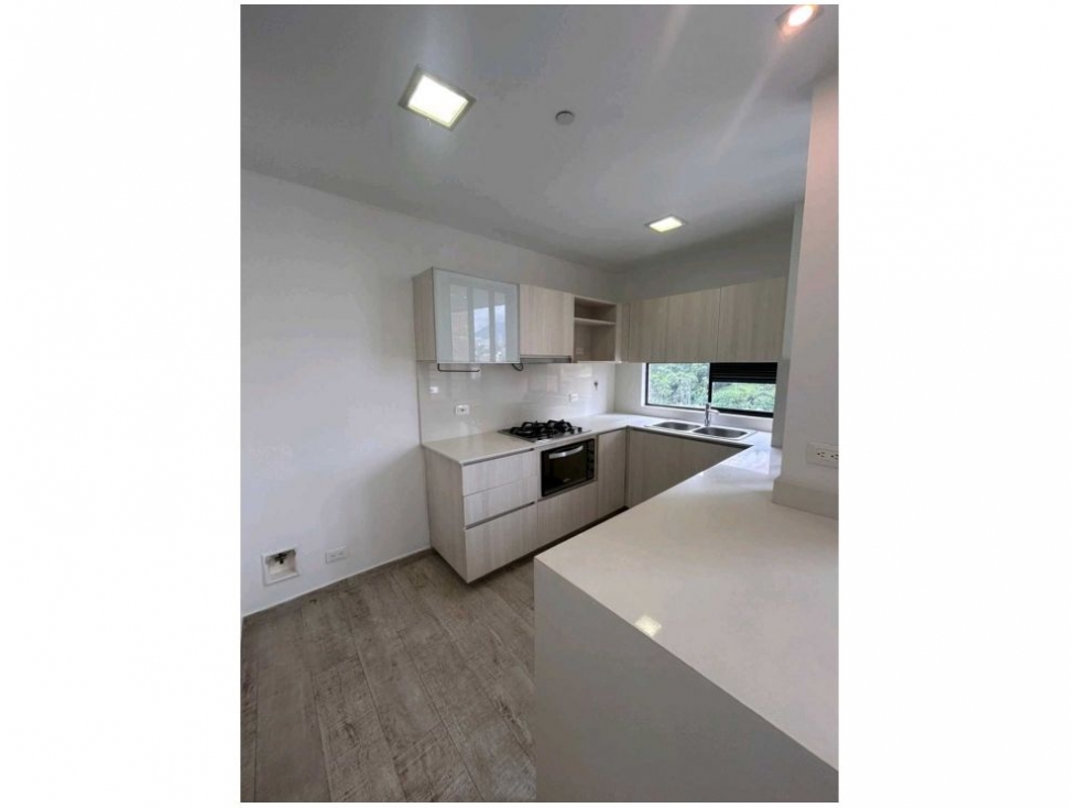 Apartamento en venta en El Poblado, Medellín · foto 10 de 24