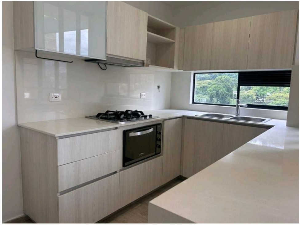 Apartamento en venta en El Poblado, Medellín · foto 11 de 24