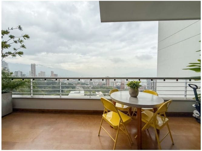 Apartamento de 3 alcobas en venta en El Poblado, Medellín, 206 m² · foto 13 de 24