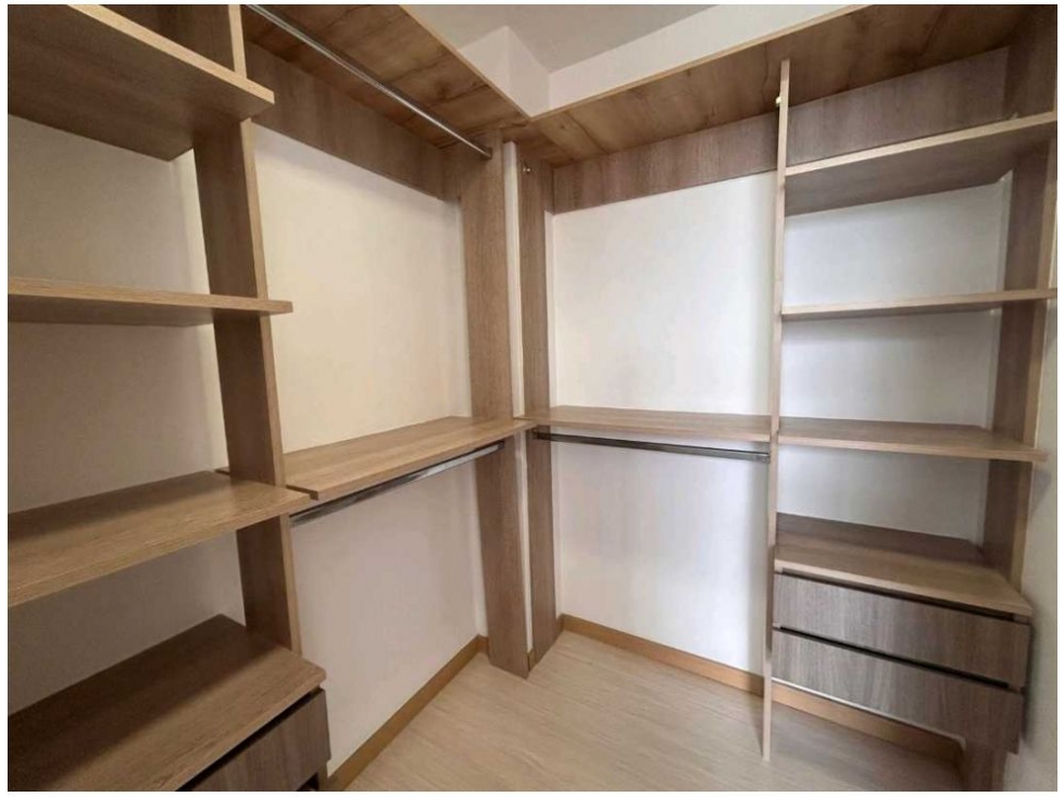 Apartamento en venta en El Poblado, Medellín · foto 18 de 24