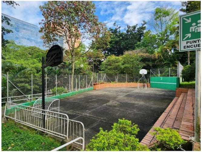 Apartamento de 3 alcobas en venta en El Diamante No. 2, Medellín, 264 m² · foto 16 de 18