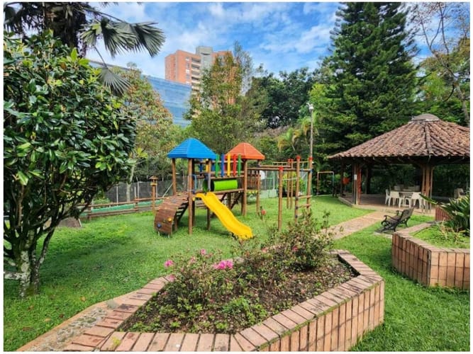 Apartamento de 3 alcobas en venta en El Diamante No. 2, Medellín, 264 m² · foto 17 de 18