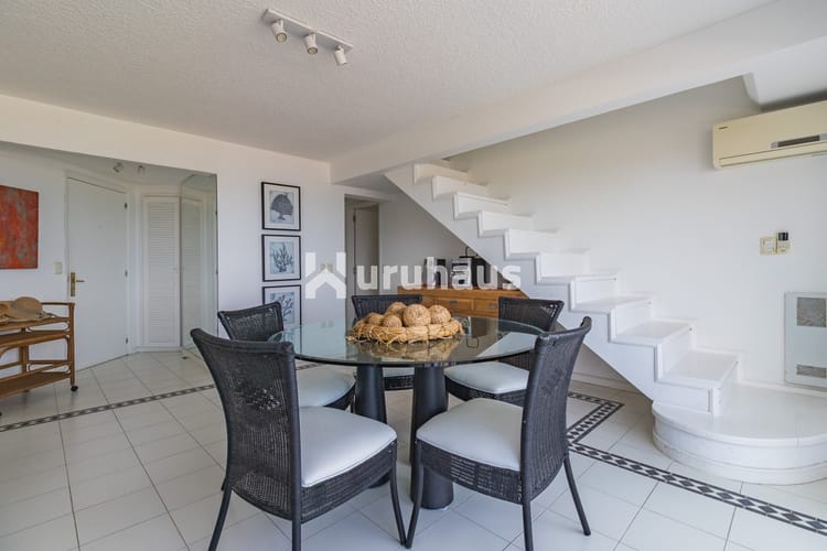 ALQUILER APARTAMENTO TRES DORMITORIOS EDIFICIO LA JOLLA  PUNTA DEL ESTE PLAYA BRAVA · Foto 6