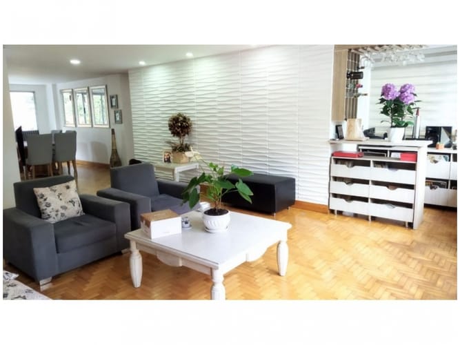Apartamento de 3 alcobas en venta en Los Naranjos, Medellín, 165 m² · foto 2 de 17