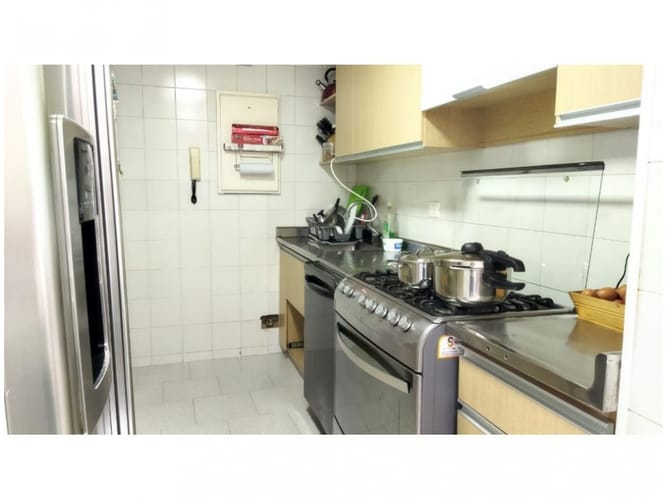 Apartamento de 3 alcobas en venta en Los Naranjos, Medellín, 165 m² · foto 7 de 17