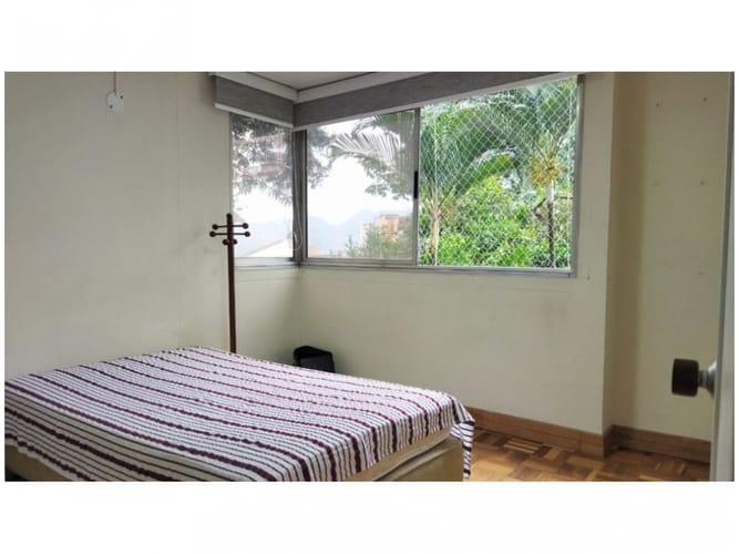 Apartamento de 3 alcobas en venta en Los Naranjos, Medellín, 165 m² · foto 13 de 17