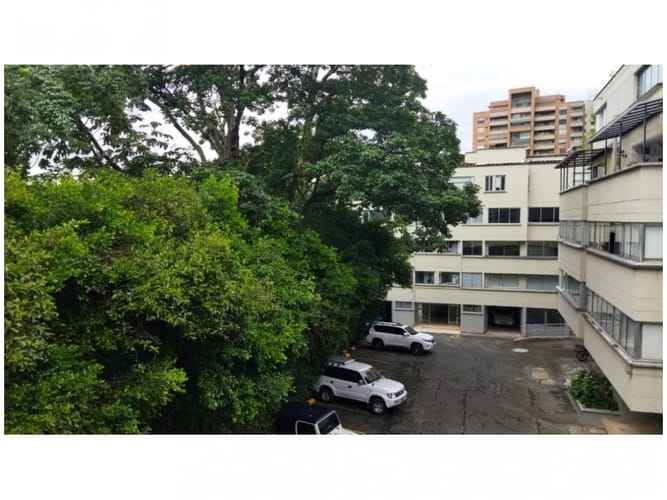 Apartamento de 3 alcobas en venta en Los Naranjos, Medellín, 165 m² · foto 15 de 17