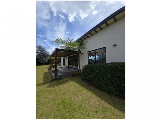 Casa de 3 alcobas en venta en Pantanillo, El Retiro · foto 2 de 15
