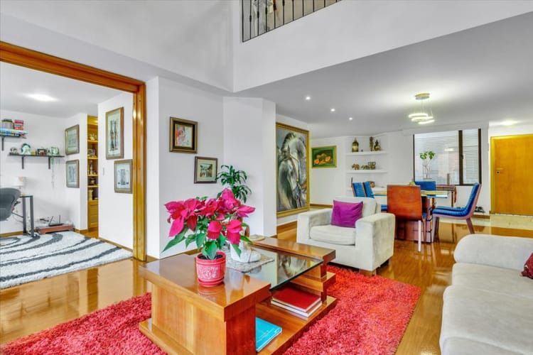 Apartamento de 3 alcobas en venta en San Patricio, Bogotá, 218 m² · foto 3 de 15