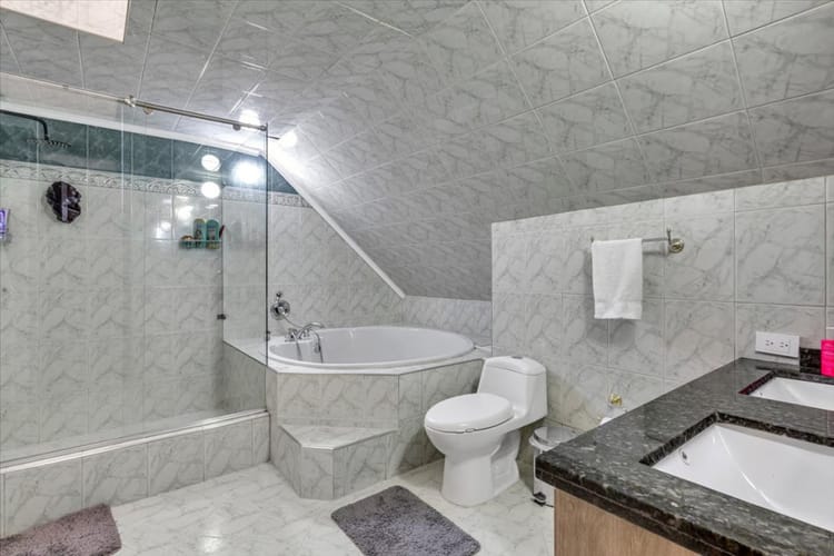 Apartamento de 3 alcobas en venta en San Patricio, Bogotá, 218 m² · foto 12 de 15