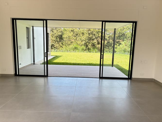 Casa de 3 alcobas en venta en Vía El Caimo, Armenia, 231 m² · foto 4 de 24