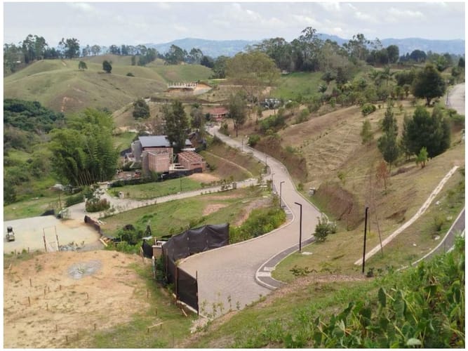 Lote en venta en Playa Rica-Rancheria, Rionegro, 1401 m² · foto 6 de 24