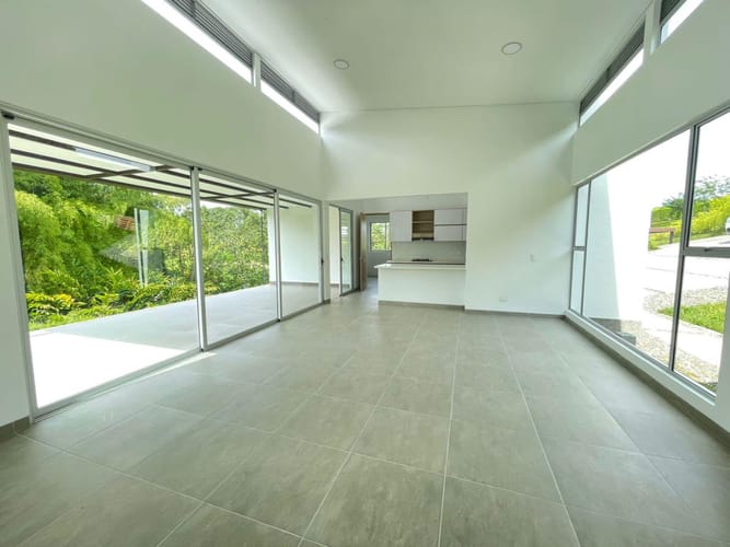 Casa de 3 alcobas en venta en Vía El Caimo, Armenia, 246 m² · foto 2 de 20