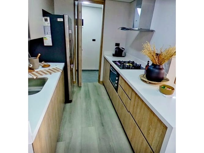 Apartamento de 2 alcobas en venta en Altos Del Poblado, Medellín, 62 m² · foto 2 de 11