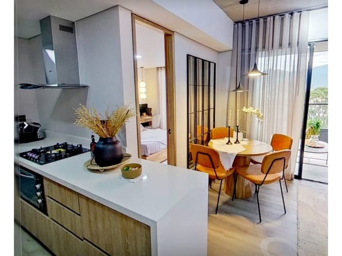 Apartamento de 2 alcobas en venta en Altos Del Poblado, Medellín, 62 m² · foto 4 de 11