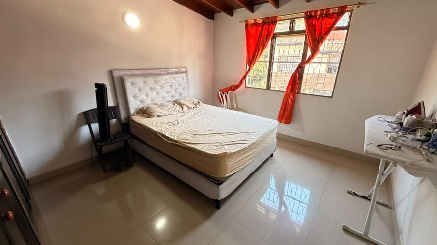 Casa de 3 alcobas en venta en Laureles, Medellín, 170 m² · foto 7 de 14