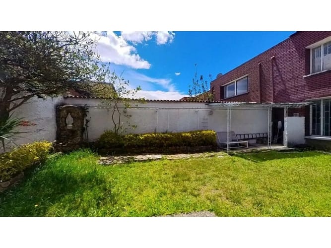 Casa en venta en San Jose De Bavaria, Bogotá · foto 4 de 9