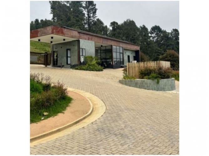 Lote en venta en Loma Del Esmeraldal, Envigado, 2100 m² · foto 2 de 6