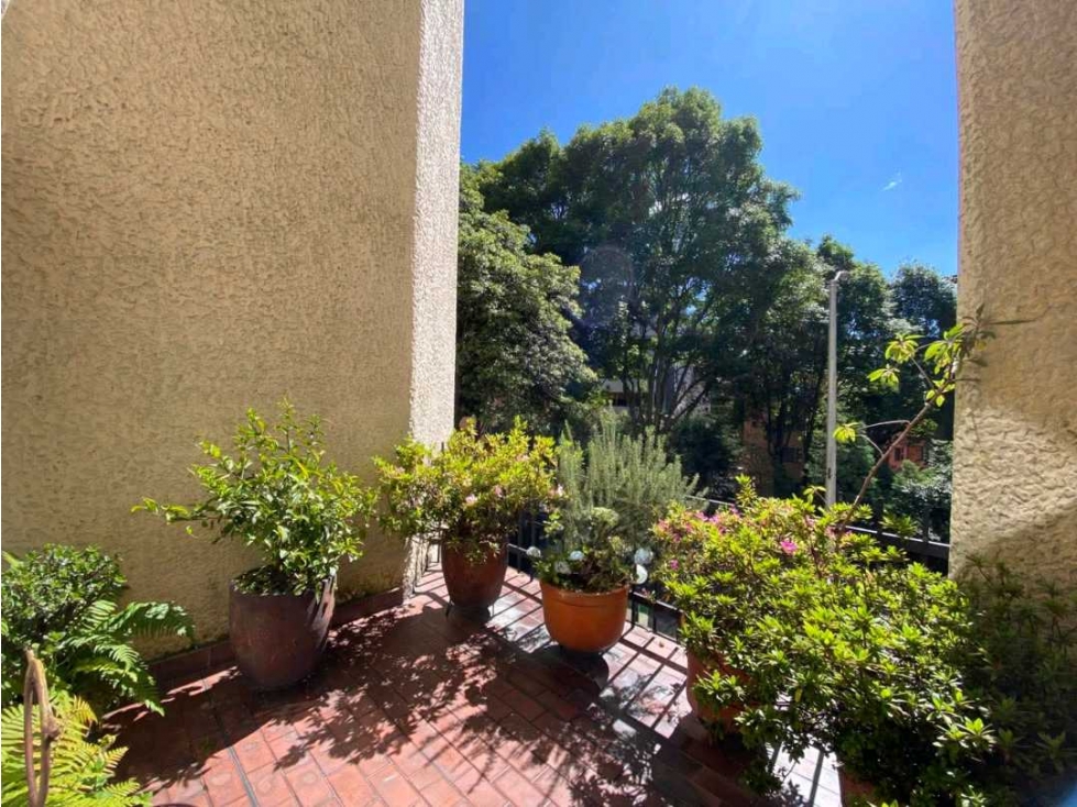 Apartamento en venta en Los Rosales, Bogotá · foto 2 de 17