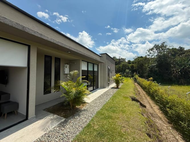 Casa de 3 alcobas en venta en Hojas Anchas, Armenia, 350 m² · foto 22 de 24