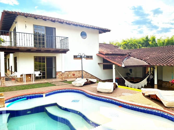 Casa de 5 alcobas en venta en Armenia, 314 m² · foto 2 de 24