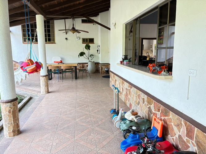 Casa de 5 alcobas en venta en Armenia, 314 m² · foto 14 de 24
