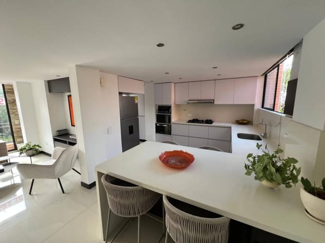 Apartamento de 2 alcobas en arriendo en San Lucas, Medellín, 85 m² · foto 4 de 21