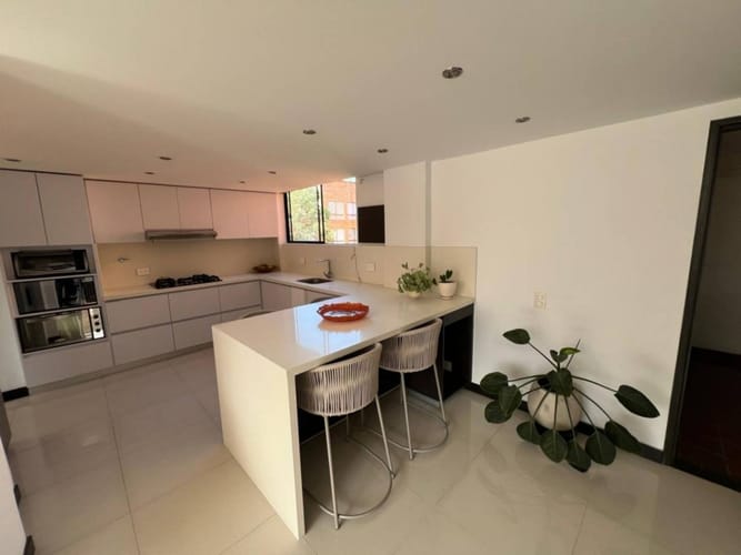 Apartamento de 2 alcobas en arriendo en San Lucas, Medellín, 85 m² · foto 13 de 21