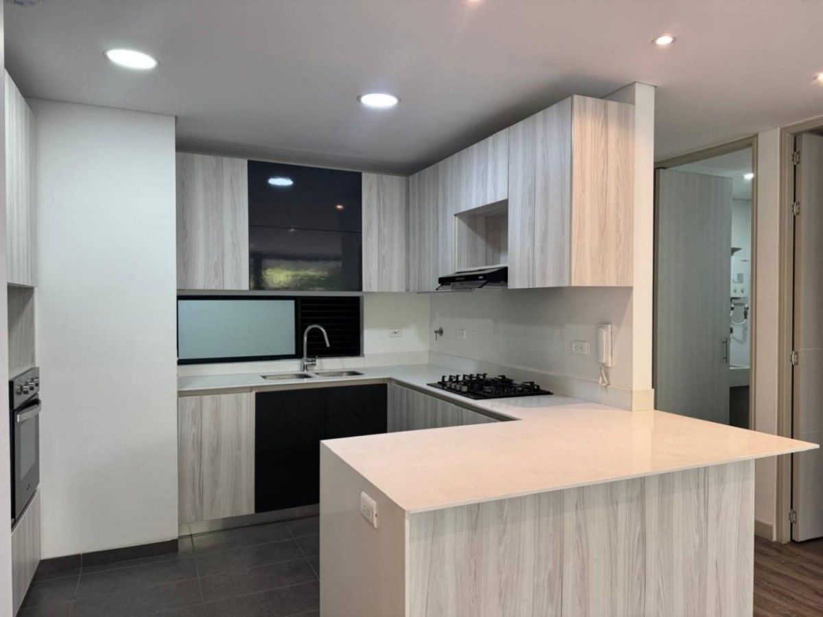 Apartamento en arriendo en El Poblado, Medellín · foto 6 de 21