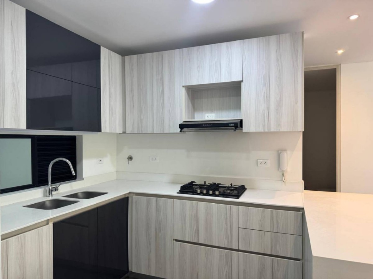 Apartamento en arriendo en El Poblado, Medellín · foto 7 de 21