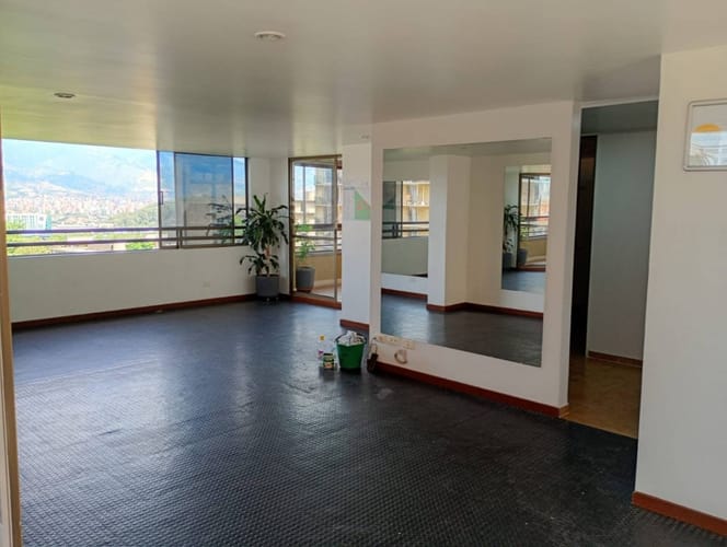 Apartamento de 1 alcoba en venta en El Poblado, Medellín, 101 m² · foto 20 de 21