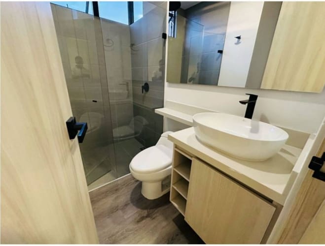 Apartamento de 2 alcobas en venta en Los Balsos, Medellín, 88 m² · foto 2 de 8