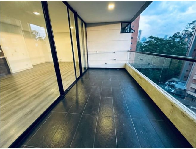 Apartamento de 2 alcobas en venta en Los Balsos, Medellín, 88 m² · foto 3 de 8