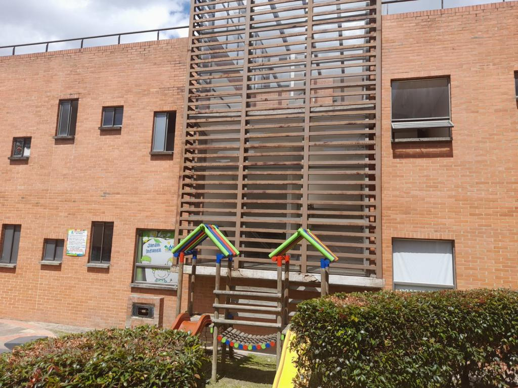 Apartamento en venta en Altos De Chozica, Bogotá · foto 2 de 24