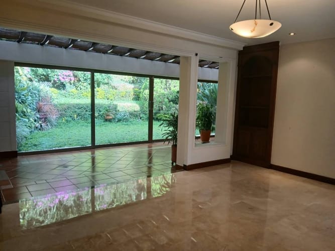 Casa de 3 alcobas en venta en El Poblado, Medellín, 217 m² · foto 3 de 24