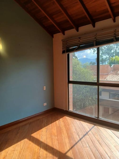 Casa de 3 alcobas en venta en El Poblado, Medellín, 217 m² · foto 13 de 24