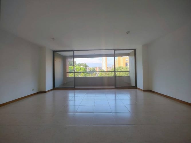 Apartamento de 3 alcobas en venta en El Diamante No. 2, Medellín, 127 m² · foto 4 de 14